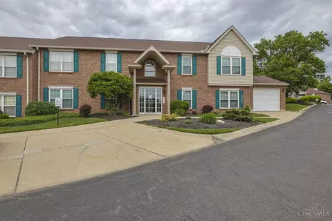 8773 Carrousel Park Cir, Cincinnati, OH 45251