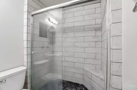 Bath - 7025 Locker Ct, Cincinnati, OH 45224 photo 6 of 6