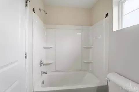 Bath - 7025 Locker Ct, Cincinnati, OH 45224 photo 4 of 6