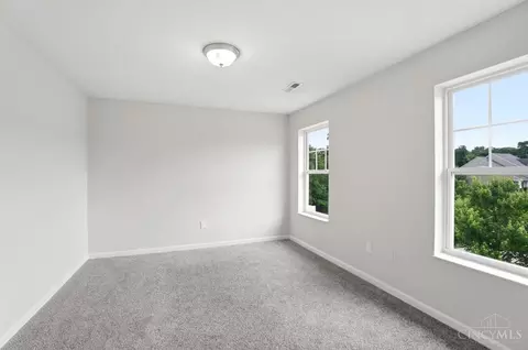 Bedroom - 7025 Locker Ct, Cincinnati, OH 45224 photo 4 of 9