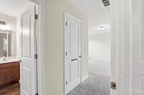Entry Way - 7025 Locker Ct, Cincinnati, OH 45224 photo 9 of 12