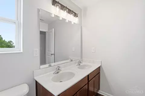 Bath - 7025 Locker Ct, Cincinnati, OH 45224 photo 2 of 6
