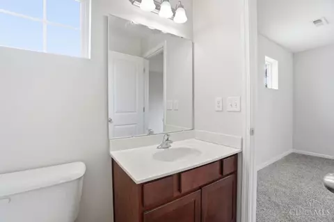 Bath - 7025 Locker Ct, Cincinnati, OH 45224 photo 3 of 6