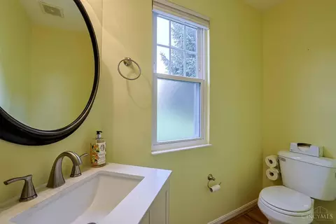 Bath - 10152 Timberview Ct, Woodlawn, OH 45215 photo 2 of 4