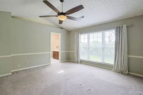 Bedroom - 10152 Timberview Ct, Woodlawn, OH 45215 photo 2 of 10