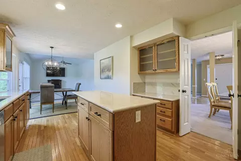 Kitchen - 10152 Timberview Ct, Woodlawn, OH 45215 photo 4 of 4