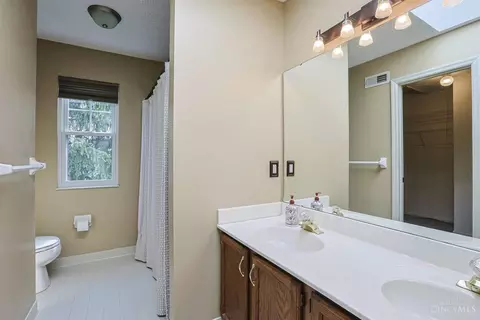 Bath - 10152 Timberview Ct, Woodlawn, OH 45215 photo 1 of 4