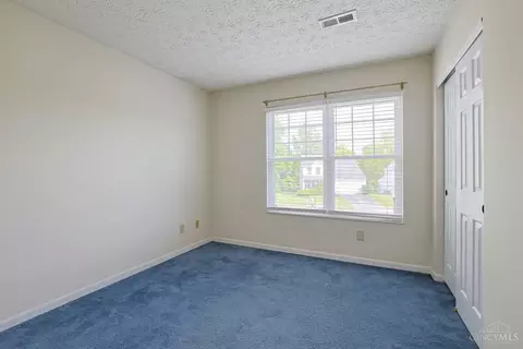 Bedroom - 10152 Timberview Ct, Woodlawn, OH 45215 photo 4 of 10