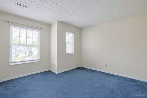 Bedroom - 10152 Timberview Ct, Woodlawn, OH 45215 photo 7 of 10