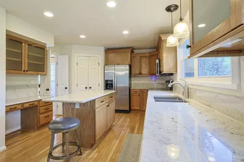 Kitchen - 10152 Timberview Ct, Woodlawn, OH 45215 photo 3 of 4