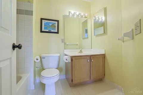 Bath - 10152 Timberview Ct, Woodlawn, OH 45215 photo 3 of 4