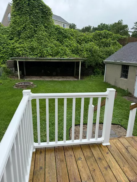 Exterior - 173 W Crest Dr, Reading, OH 45215 photo 7 of 8