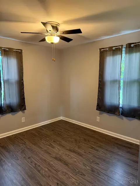 Bedroom - 173 W Crest Dr, Reading, OH 45215 photo 2 of 2