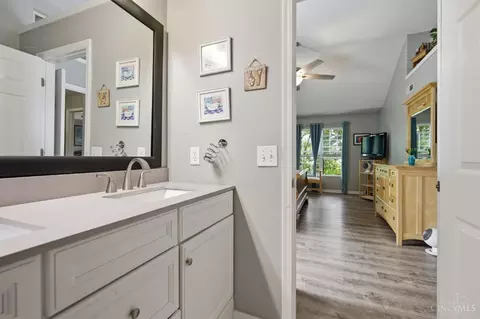 Bath - 2374 Candlemakers Ln, Maineville, OH 45039 photo 3 of 4