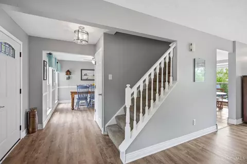 Entry Way - 2374 Candlemakers Ln, Maineville, OH 45039 photo 2 of 4