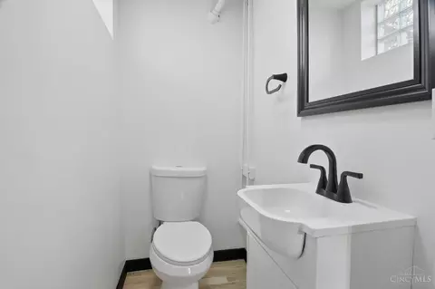 Bath - 6101 Capri Dr, Cincinnati, OH 45224 photo 4 of 4