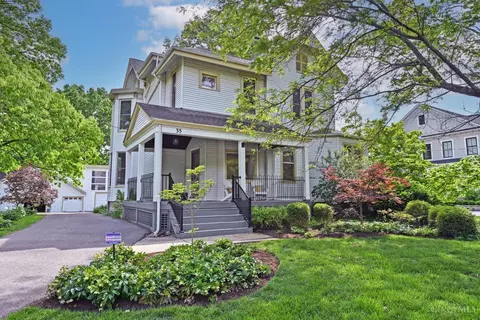 35 Walnut Ave, Wyoming, OH 45215