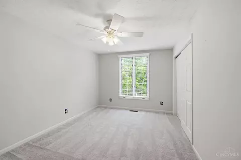 Bedroom - 9486 Oakhurst Ct, Blue Ash, OH 45241 photo 7 of 11