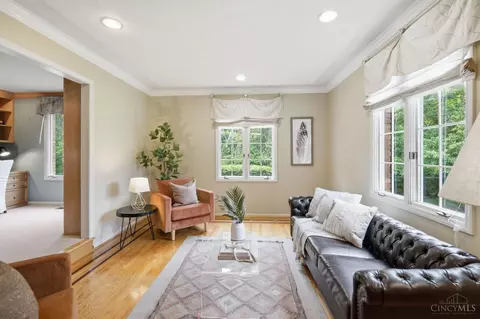 Living - 9486 Oakhurst Ct, Blue Ash, OH 45241 photo 1 of 6