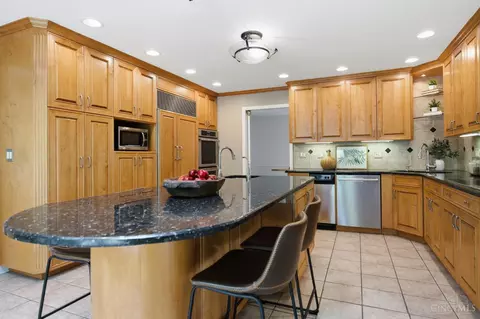 Kitchen - 9486 Oakhurst Ct, Blue Ash, OH 45241 photo 2 of 4