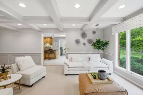 Living - 9486 Oakhurst Ct, Blue Ash, OH 45241 photo 4 of 6