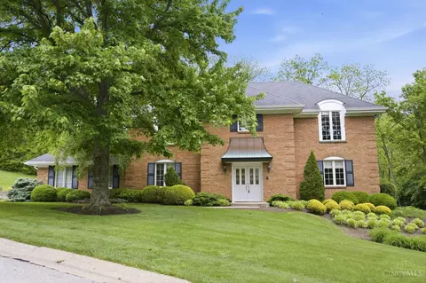 9486 Oakhurst Ct, Blue Ash, OH 45241