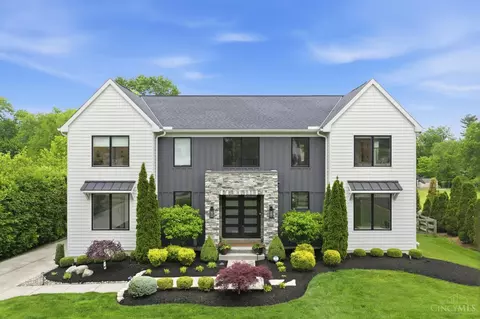9932 Zig Zag Rd, Montgomery, OH 45242