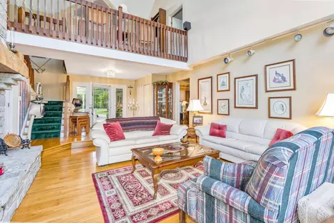 Living - 4885 Beechwood Rd, Cincinnati, OH 45244 photo 3 of 6