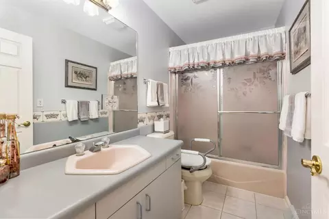 Bath - 4885 Beechwood Rd, Cincinnati, OH 45244 photo 4 of 4