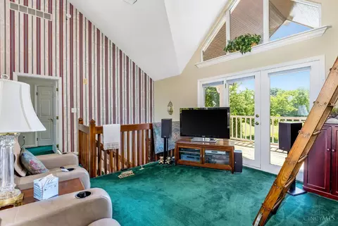 Living - 4885 Beechwood Rd, Cincinnati, OH 45244 photo 5 of 6