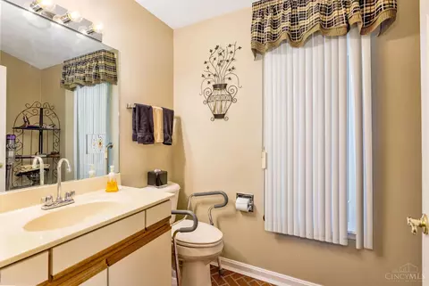 Bath - 4885 Beechwood Rd, Cincinnati, OH 45244 photo 1 of 4