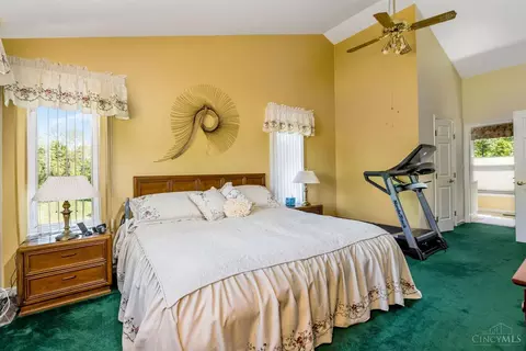Bedroom - 4885 Beechwood Rd, Cincinnati, OH 45244 photo 4 of 6