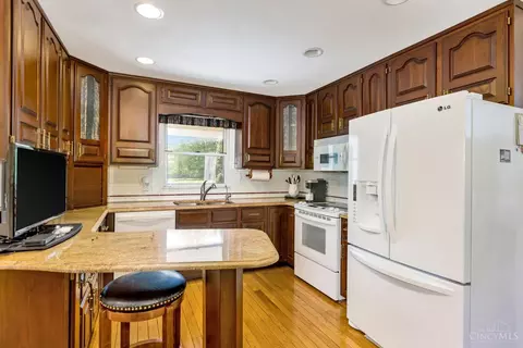 Kitchen - 4885 Beechwood Rd, Cincinnati, OH 45244 photo 1 of 4