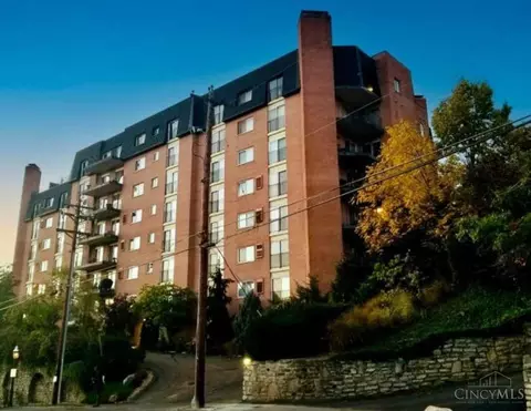 880 Rue De La Paix, Cincinnati, OH 45220