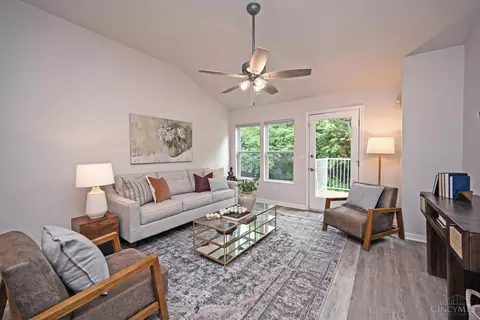 Living - 8418 Ridge Pointe Ct, Cincinnati, OH 45237 photo 3 of 4