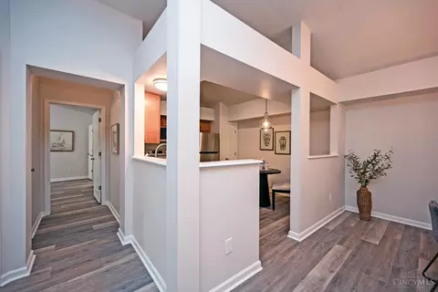 Entry Way - 8418 Ridge Pointe Ct, Cincinnati, OH 45237 photo 3 of 3