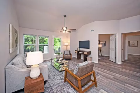 Living - 8418 Ridge Pointe Ct, Cincinnati, OH 45237 photo 4 of 4