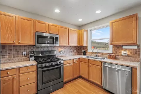 Kitchen - 14059 Boyd Rd, Mount Orab, OH 45154 photo 1 of 3