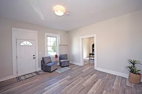 Entry Way - 435 Pearl St, Reading, OH 45215 photo 1 of 6