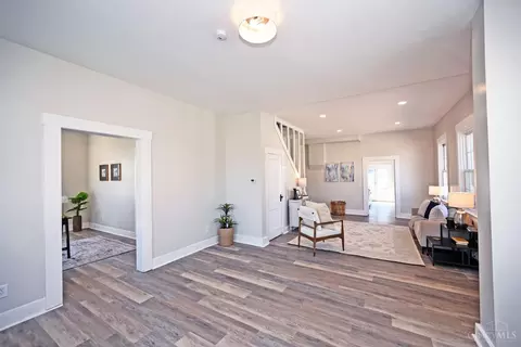 Entry Way - 435 Pearl St, Reading, OH 45215 photo 4 of 6