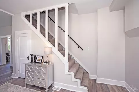 Entry Way - 435 Pearl St, Reading, OH 45215 photo 5 of 6