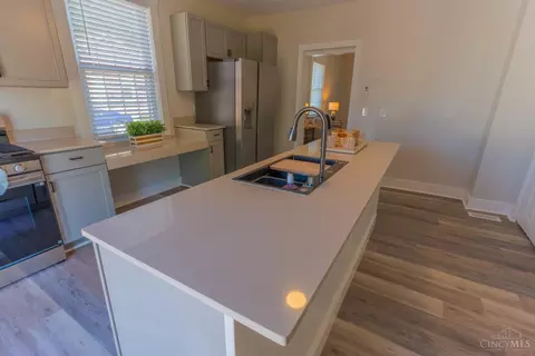 Kitchen - 435 Pearl St, Reading, OH 45215 photo 13 of 14