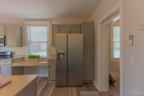 Kitchen - 435 Pearl St, Reading, OH 45215 photo 8 of 14