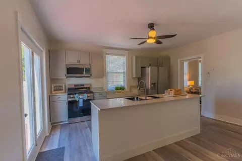 Kitchen - 435 Pearl St, Reading, OH 45215 photo 9 of 14