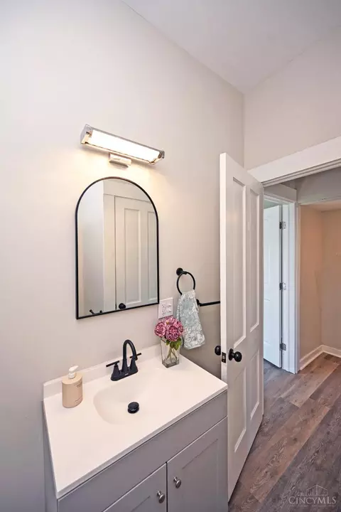 Bath - 435 Pearl St, Reading, OH 45215 photo 1 of 4