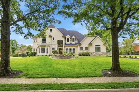 8623 Old Stone Ct, Montgomery, OH 45249