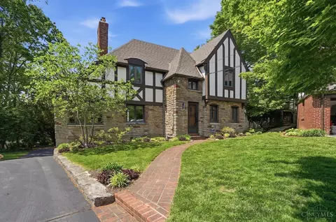 3200 Grischy Ln, Cincinnati, OH 45208