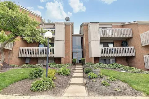 1122 Eagle Feather Cir, West Carrollton, OH 45449