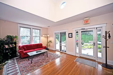 Entry Way - 2150 Alpine Pl, Cincinnati, OH 45206 photo 2 of 2