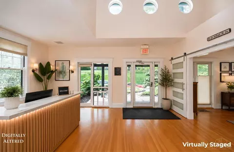 Entry Way - 2150 Alpine Pl, Cincinnati, OH 45206 photo 3 of 3